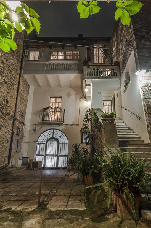B&B La Corte Фонди Экстерьер фото